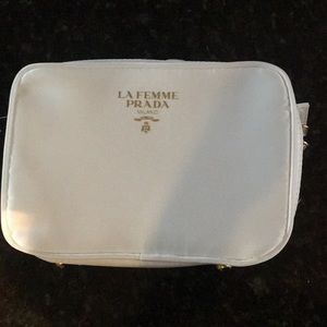 Cosmetic bag